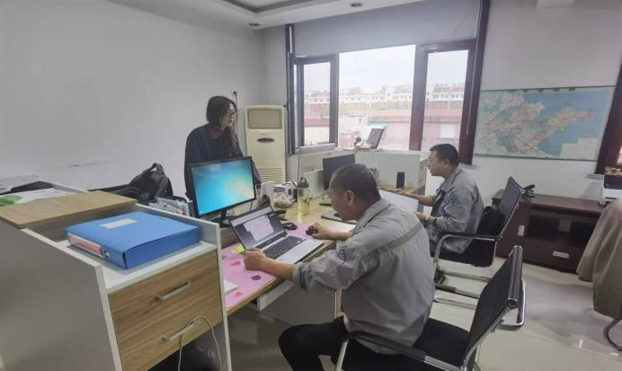工業(yè)園區對菲特公司有限空間及其他設備進(jìn)行了安全檢查