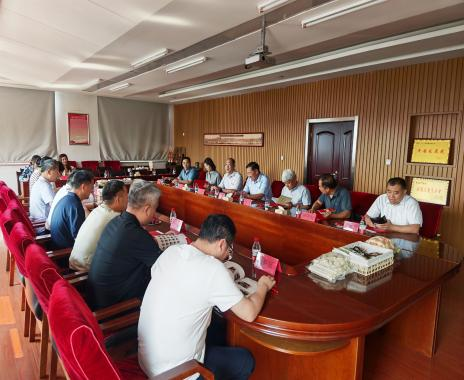 為推動(dòng)菏澤特色農業(yè)與企業(yè)協(xié)同發(fā)展雙方進(jìn)行深入探討