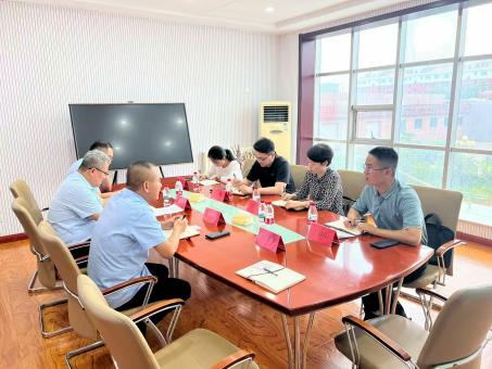 市外事辦領(lǐng)導及區政府領(lǐng)導一行蒞臨天潤公司