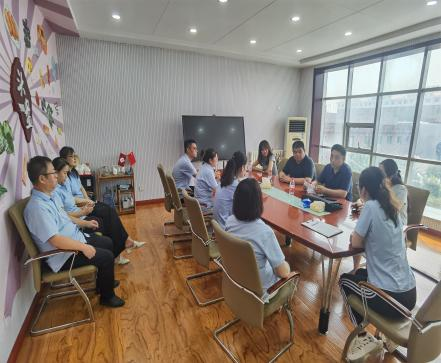 農業(yè)局對公司進(jìn)行安全檢查